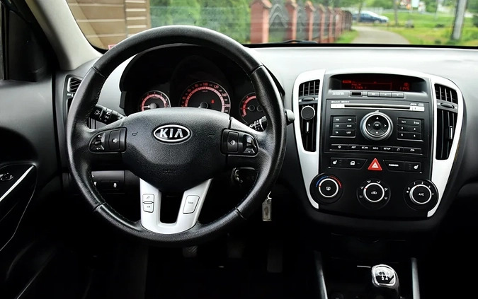 Kia Ceed cena 21500 przebieg: 189000, rok produkcji 2010 z Szadek małe 562